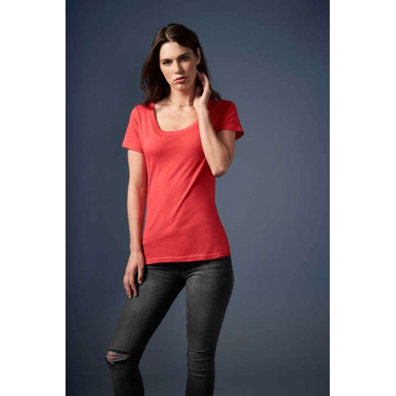 WOMEN’S FEATHERWEIGHT SCOOP TEE