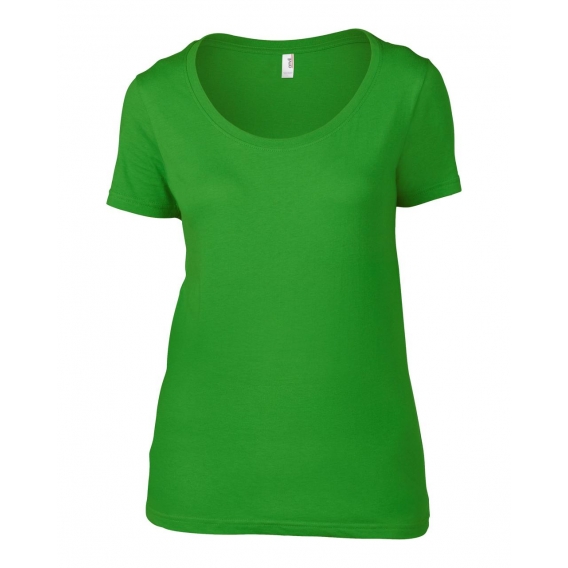 WOMEN’S FEATHERWEIGHT SCOOP TEE