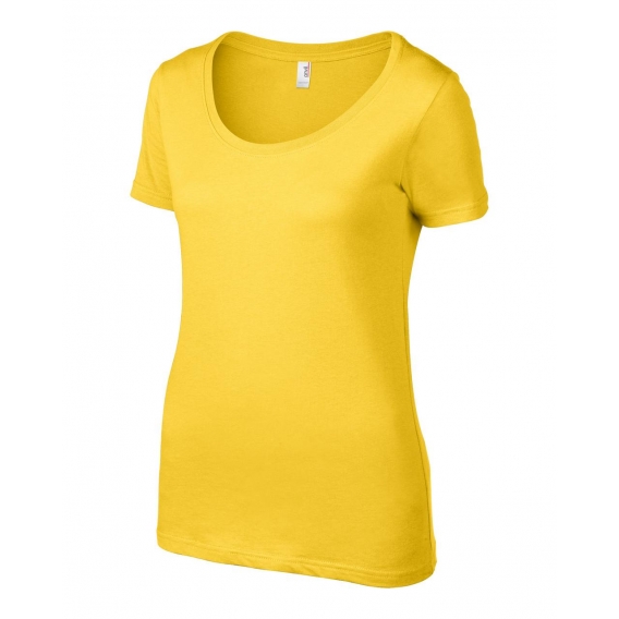 WOMEN’S FEATHERWEIGHT SCOOP TEE