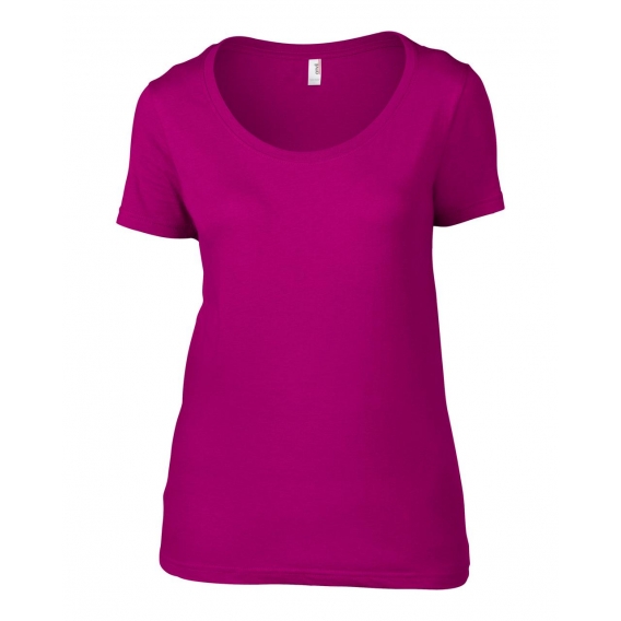 WOMEN’S FEATHERWEIGHT SCOOP TEE