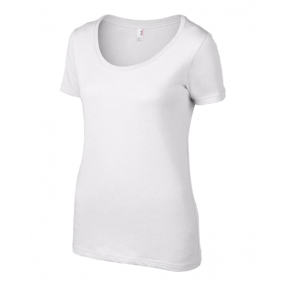 WOMEN’S FEATHERWEIGHT SCOOP TEE