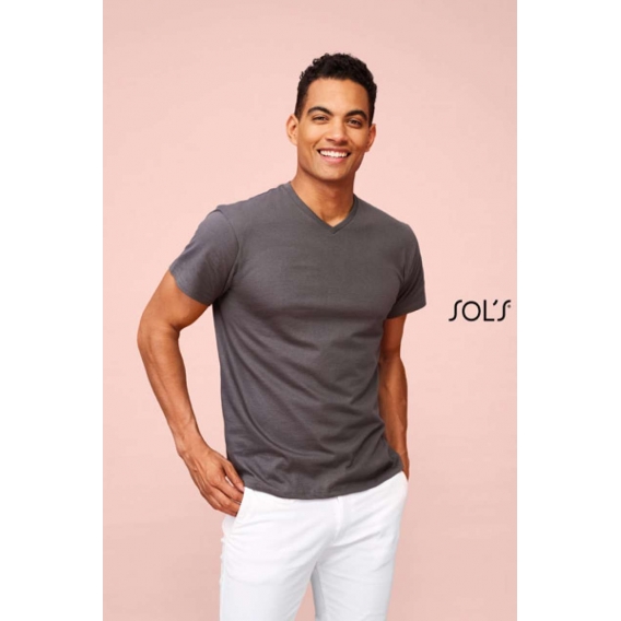 VICTORY - MEN'S V-NECK T-SHIRT