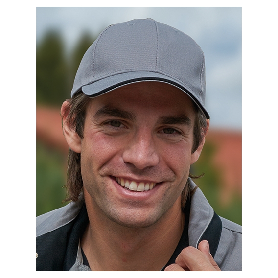 Contrast Sandwich Cap