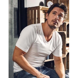 Men `Slim Fit V-Neck-T
