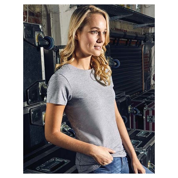 Women`s Slim Fit-T